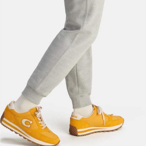 Coach Runner Sneaker‎ new no tag no box. The  model is a sample. - Picture 1 of 9